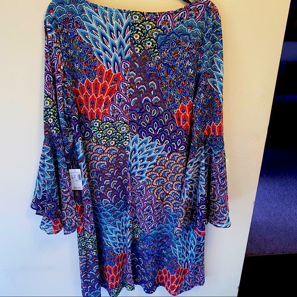 Roz & Ali Dresses & Skirts - Colorful Mod Dress with Bell Sleeves